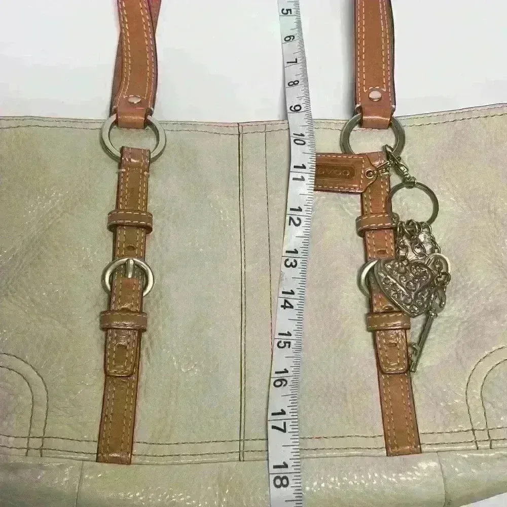 COACH Chelsea Tote Overshoulder Handbag Genuine Pebble Leather Cream Tan Heart - Image 7