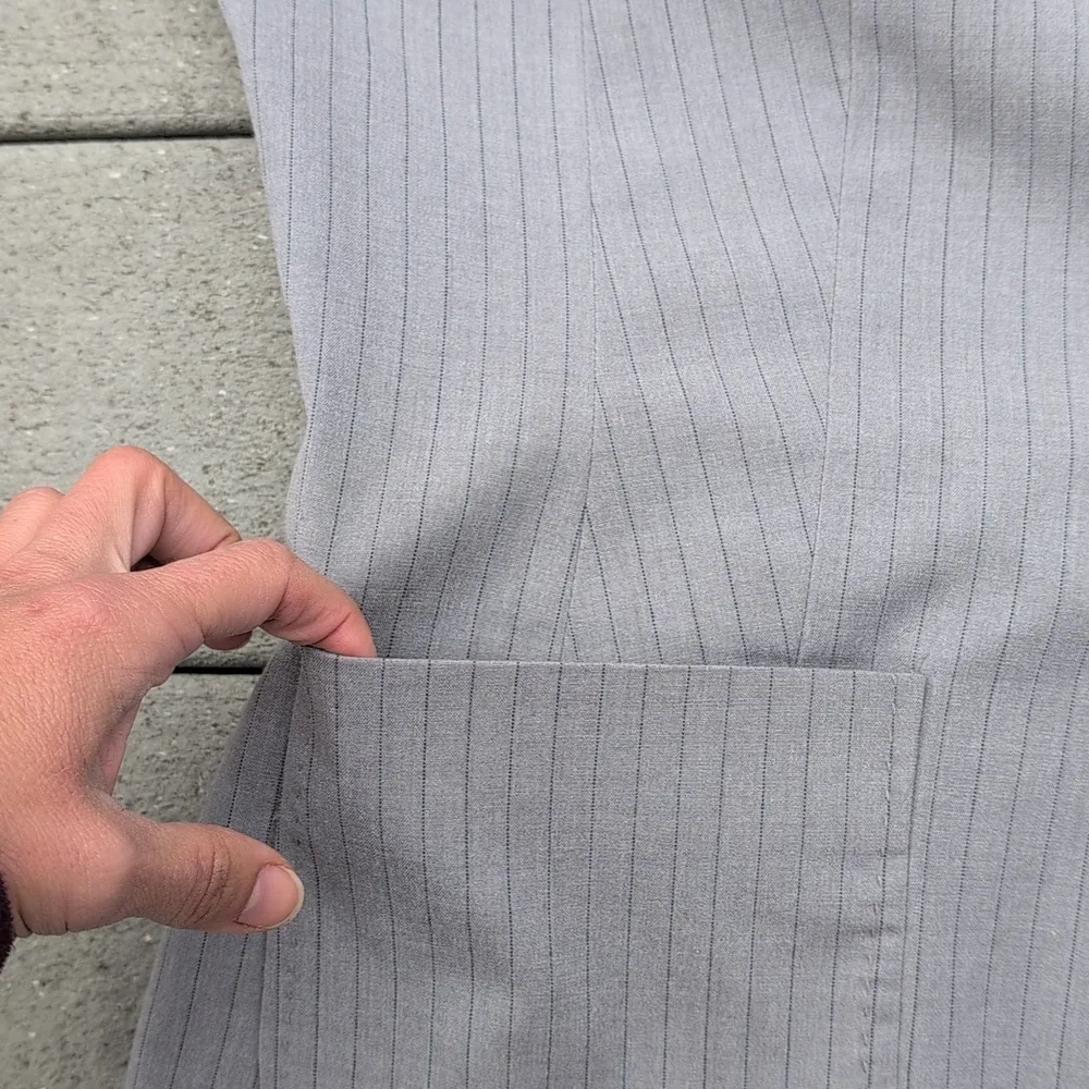 Covington Stretch Pinstripe Blazer Jacket |Gray Pinstripe Women's Blazer Size 16 - Image 6