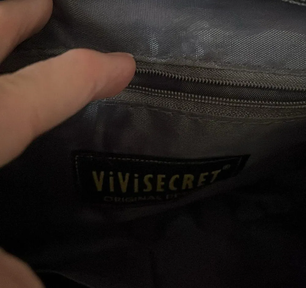 Vivisecret bag. Used good condition. Multiple - Image 2