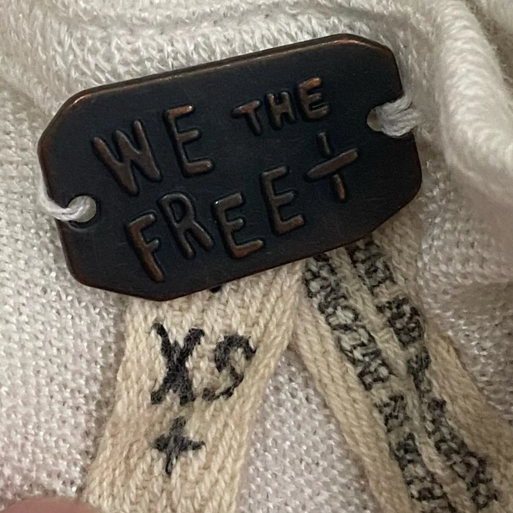 FREE PEOPLE We The Free Never Give Up Oversized Top V Neck Tee in Ivory White XS - Image 12