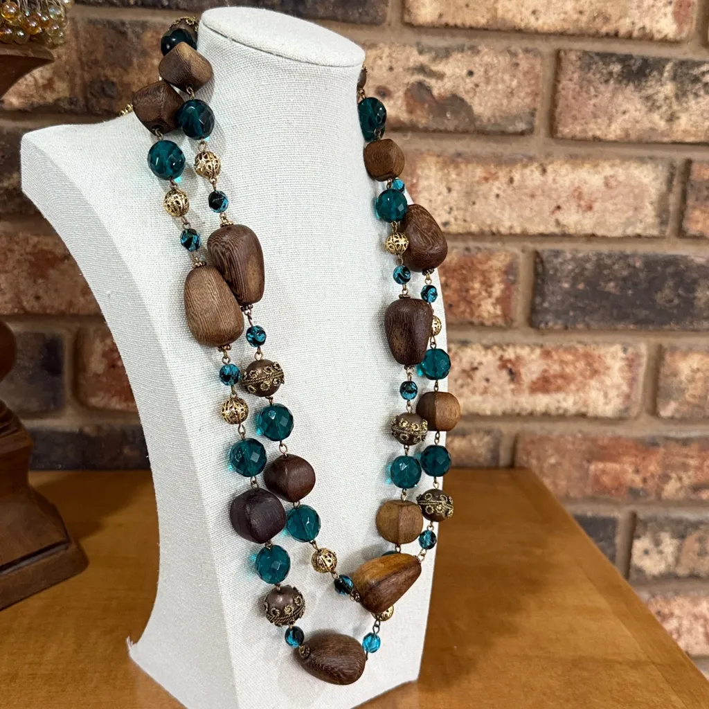 Yochi NY Teal Faceted Glass and Wooden Beaded Designer necklace Blue - Image 4