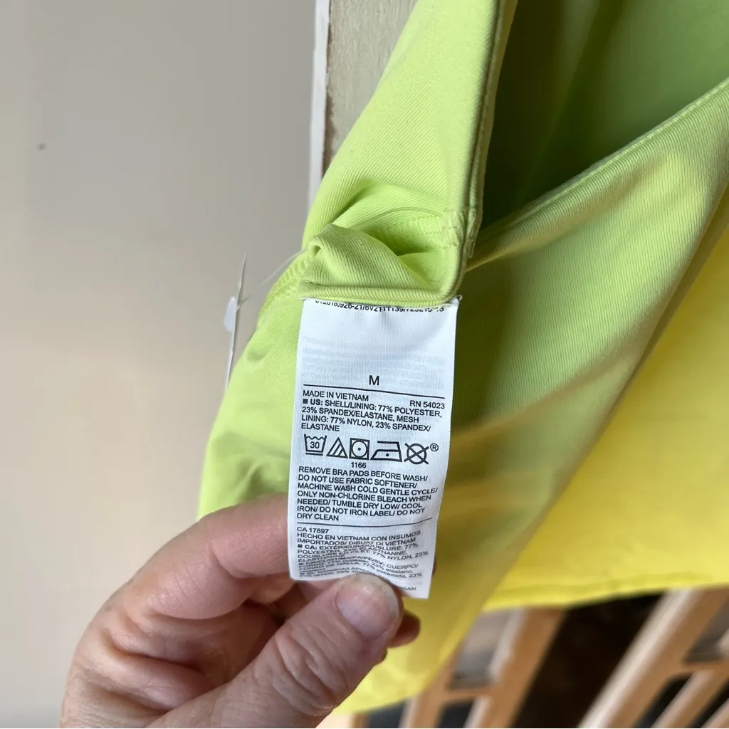 Crop top/sports bra Old Navy NWT - Image 3