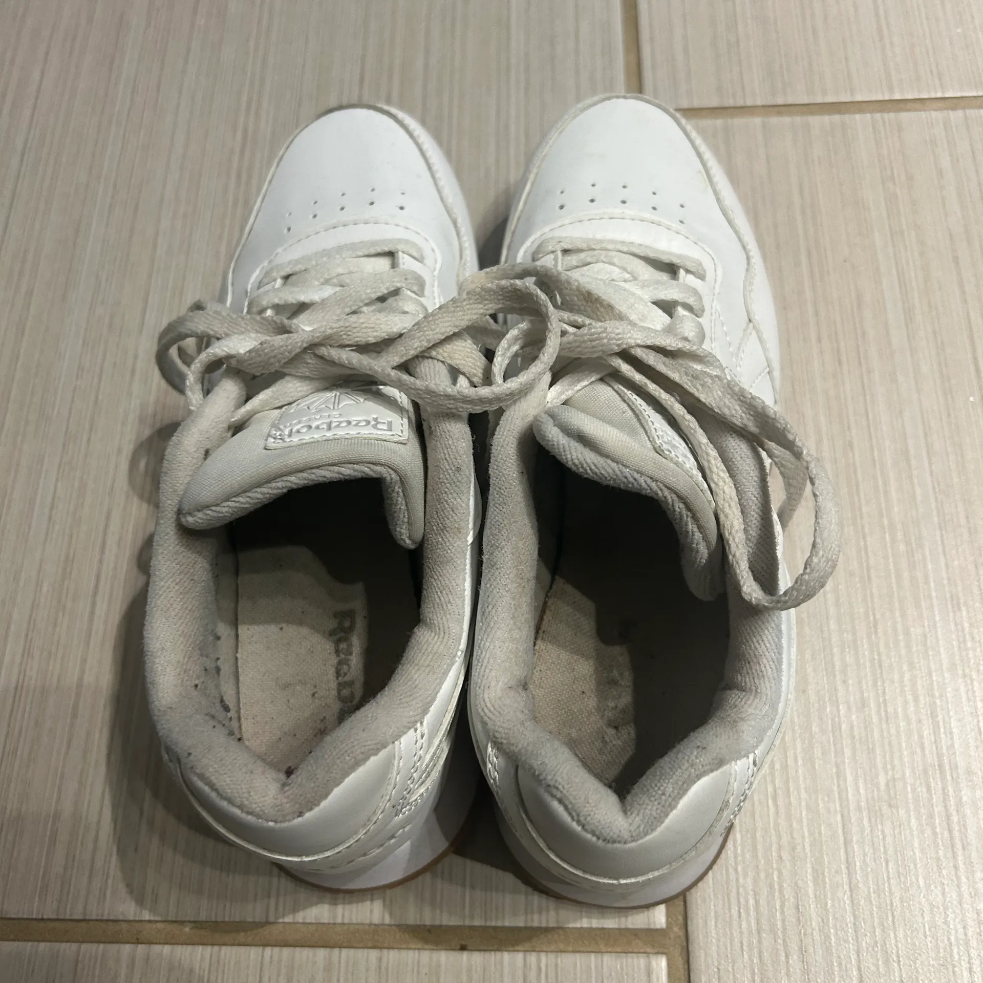 Reebok White Glide Sneaker - Image 7