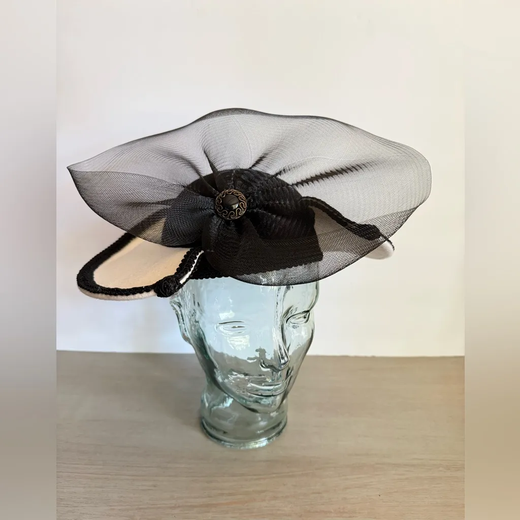 VTG 1950s Black White Wool Felt Sculptural Cocktail Hat Fascinator Derby Church - Image 7
