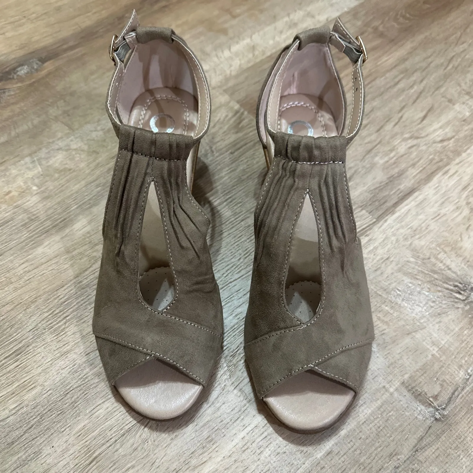 JOURNEE COLLECTION | Peep Toe Wedge Heel Ankle Strap Shoes Green Size 8.5 - Image 2