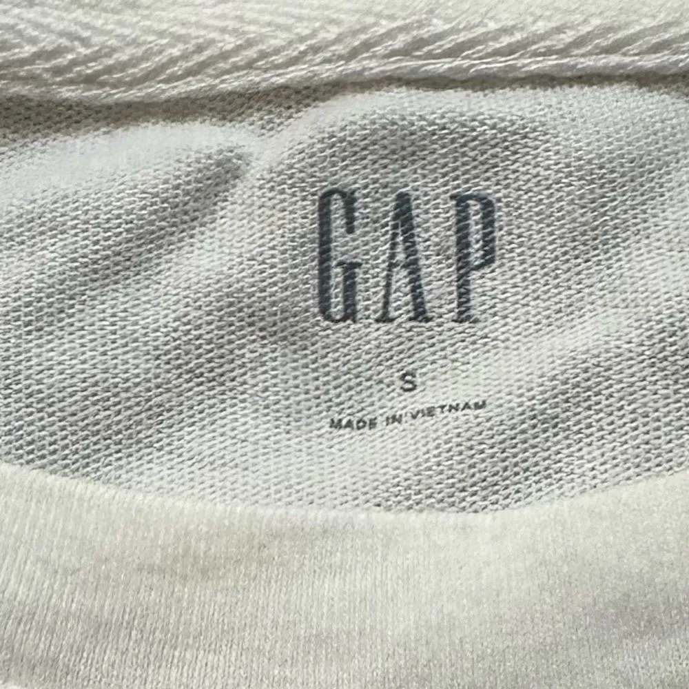 GAP Cream Colored Cropped T-Shirt. Size Small. - Image 5