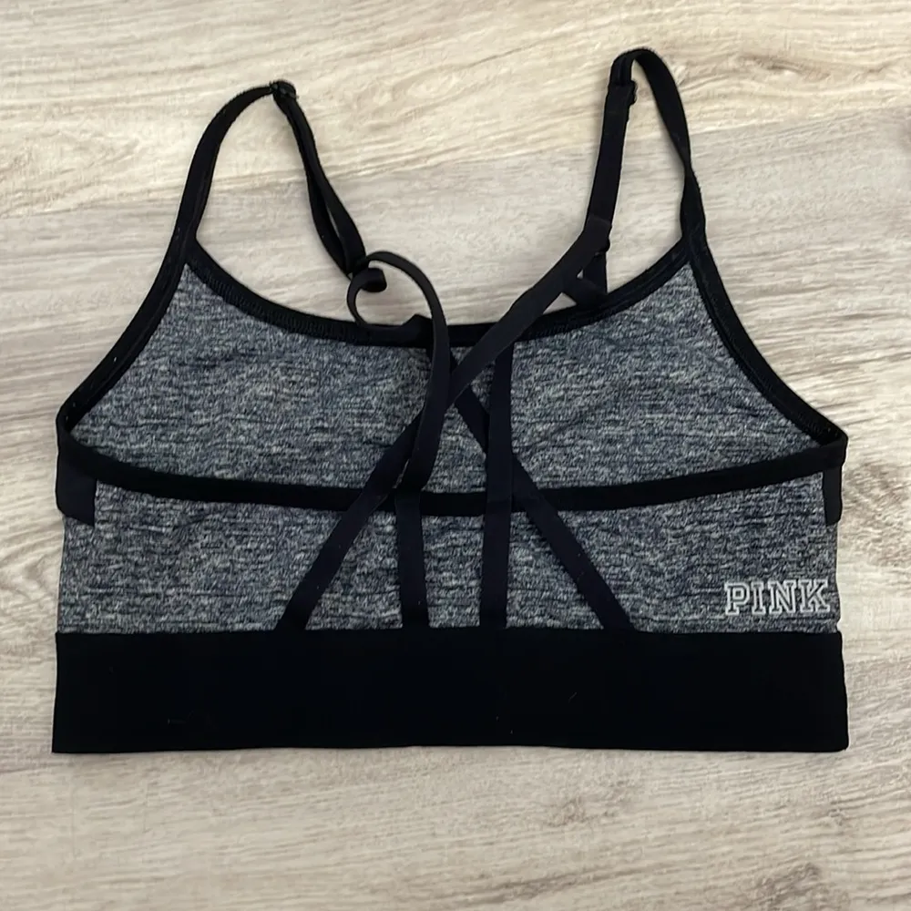 PINK Victoria's Secret Gray & Black Ultimate Unlined Sports Bra Size Small - Image 6