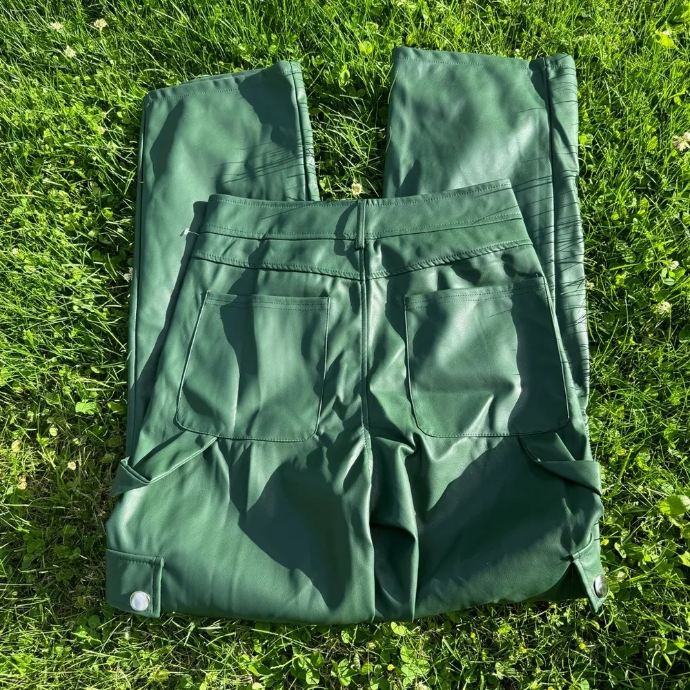 FAUX LEATHER POCKET TROUSERS - Image 8