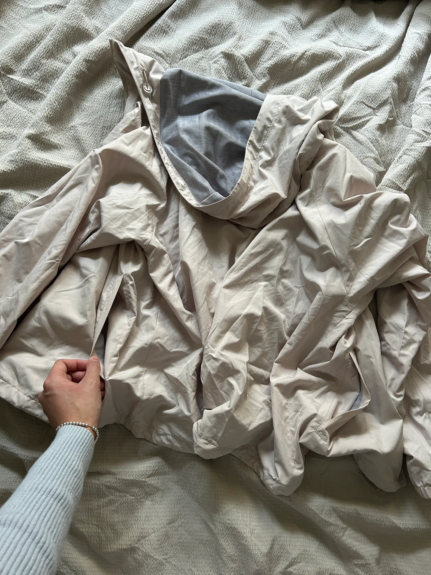 Cream Windbreaker Jacket - Image 5