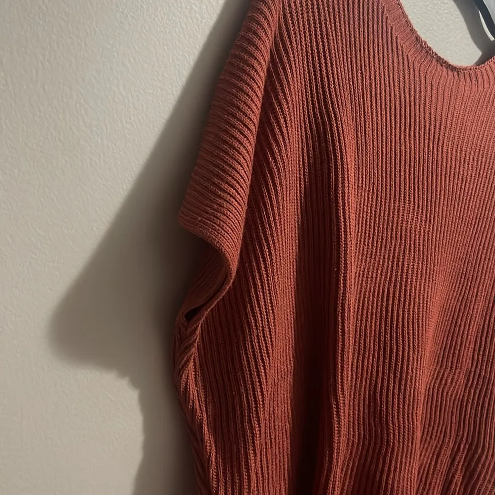 Rust color short sleeve sweater high low slit sides - Image 6