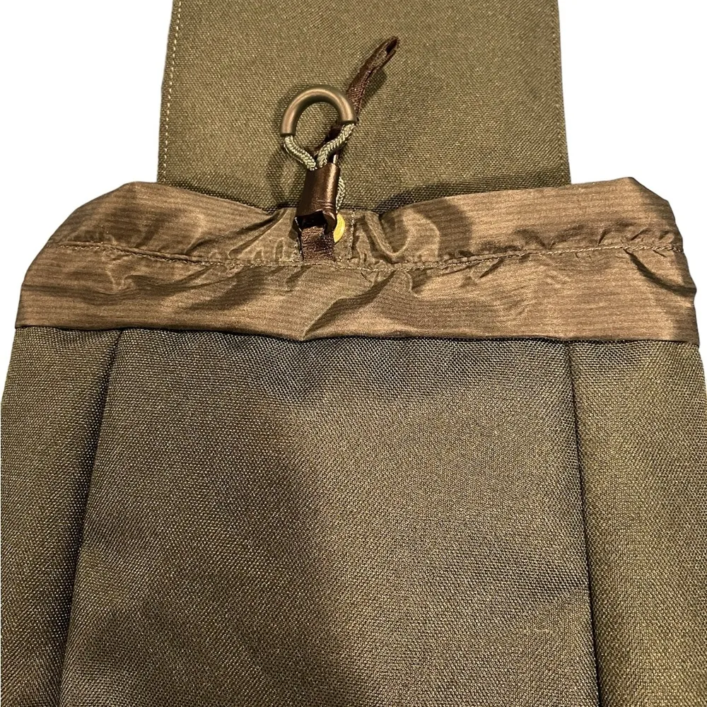 Herschel Retreat™ Green  with Plaid Sling Bag Rare Hard to find! - Image 10