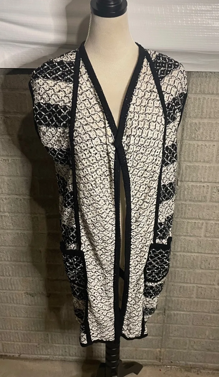 ZOZO Black & White Sleeveless Knit Duster Cardigan Medium M Open Front - Image 1