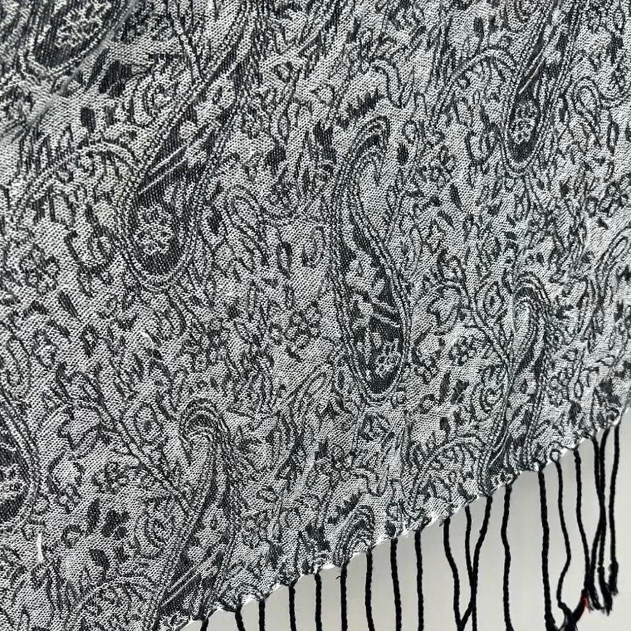 Retro patterned scarf - Image 4