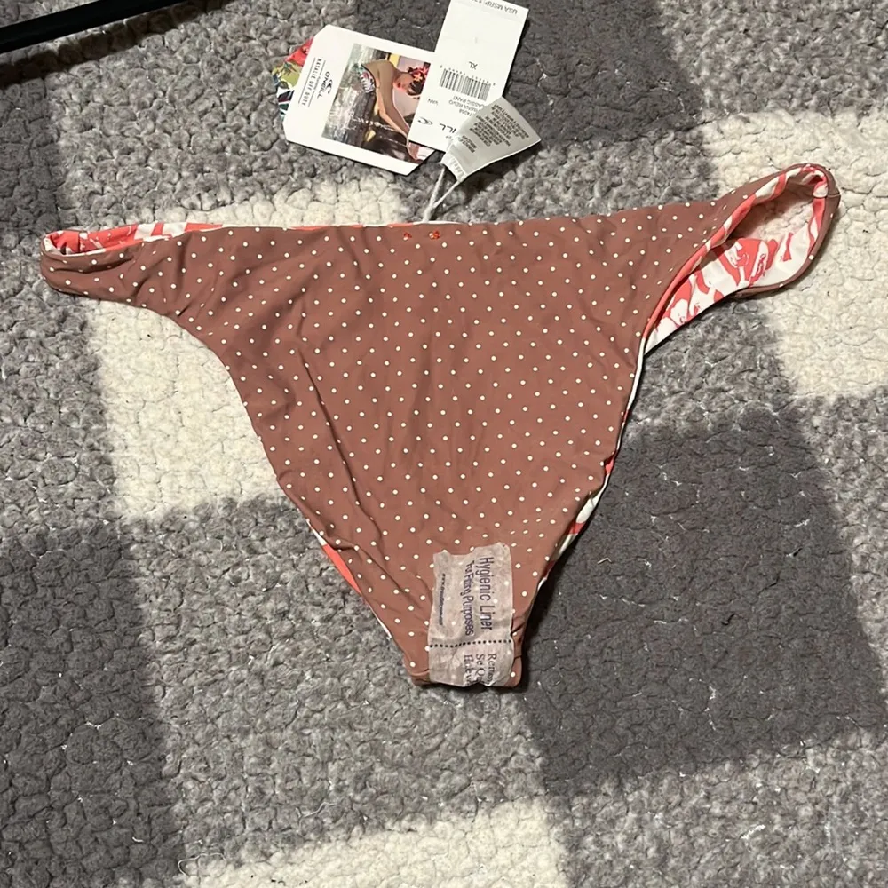 New O’Neill Women’s XL Polka Dot Floral Reversible Bikini Bottoms Carmina NWT - Image 4