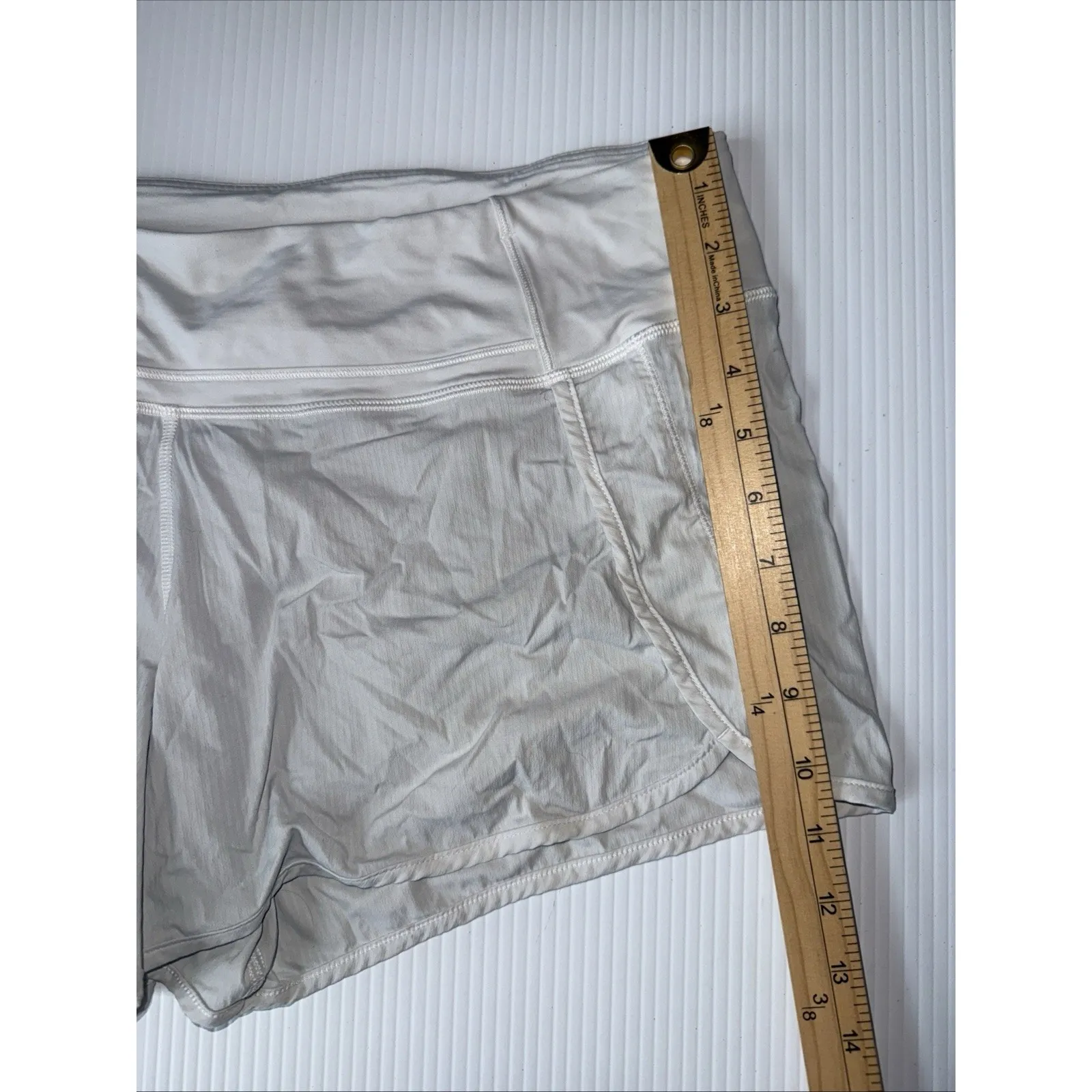 Lululemon White Shorts Sz 12‎ Lined Zip Back Pocket - Image 3