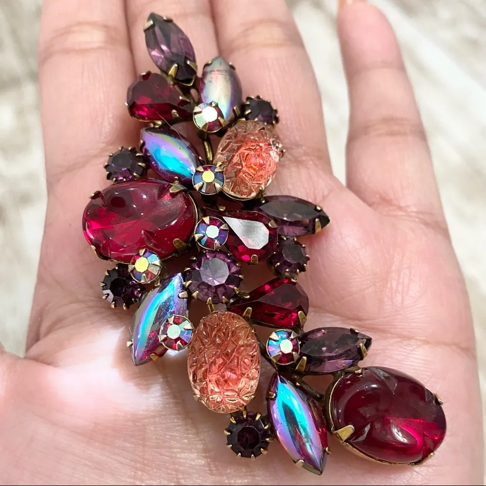 Vintage Stunning KRAMER Satin Press Glass Brooch - Image 2