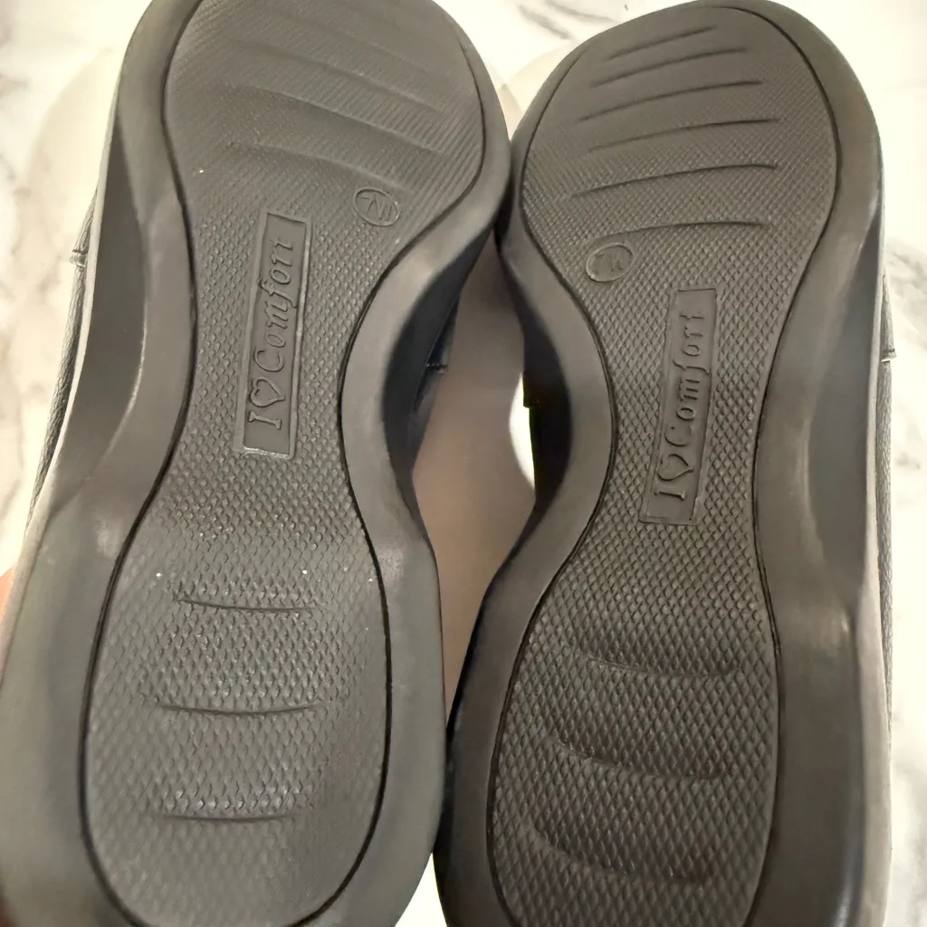 Black Leather Slip - Image 9