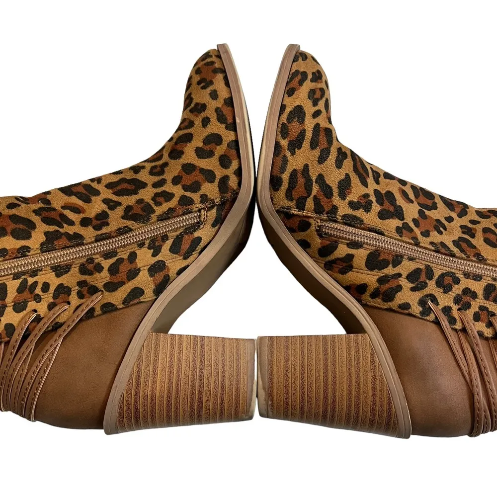 Very Volatile Women's Lacey Ankle Bootie, Sz 8 - Image 10