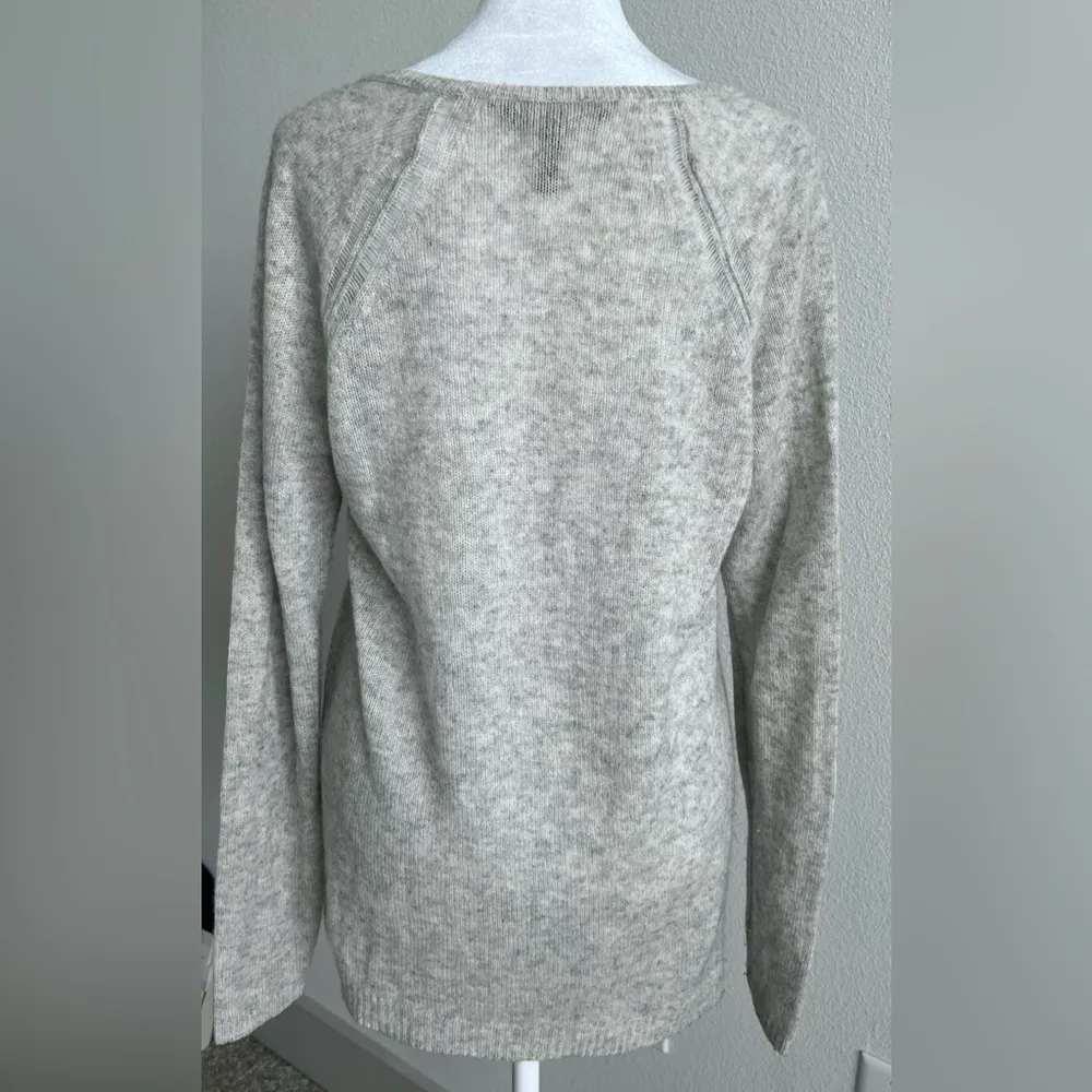 BCBGMaxAzria Light Gray 100% Cashmere  V-Neck Sweater - Image 7