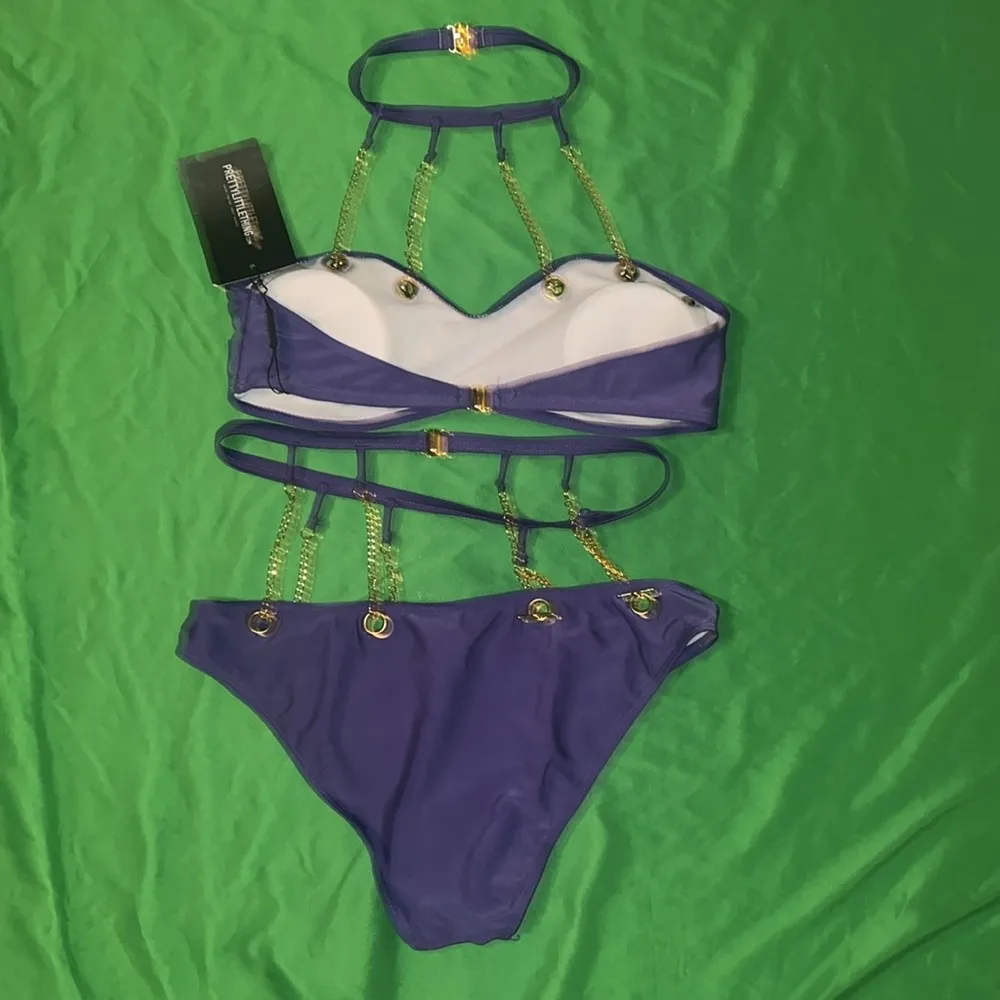 NWT Pretty Little Thing Purple Bikini with Gold Chain Accents size 6 - Image 3