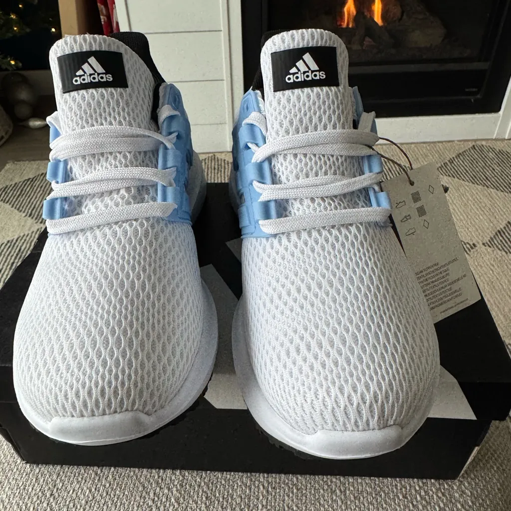 adidas Ultimashow Cloud White Blue Dawn Core Womens 6.5 - Image 3