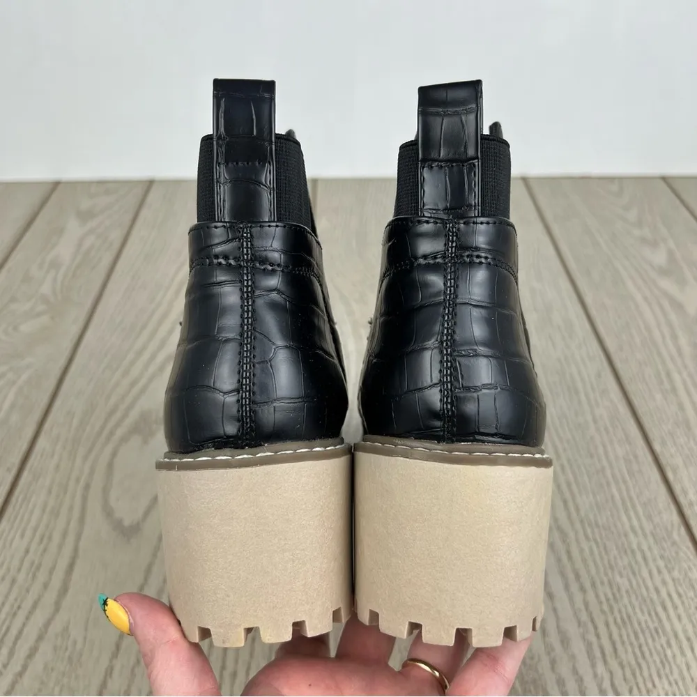 DV Dolce Vita Women's Rielle Chelsea Lug Sole Booties 7M Black Exotic $70 Size 7 - Image 7