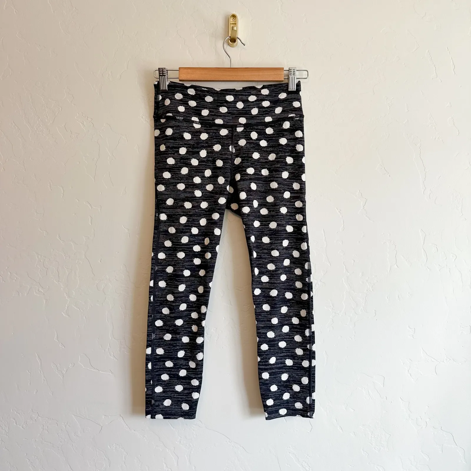 Outdoor‎ Voices | Polka Dot Ankle Athletic Leggings in Black, Size Small - Image 4