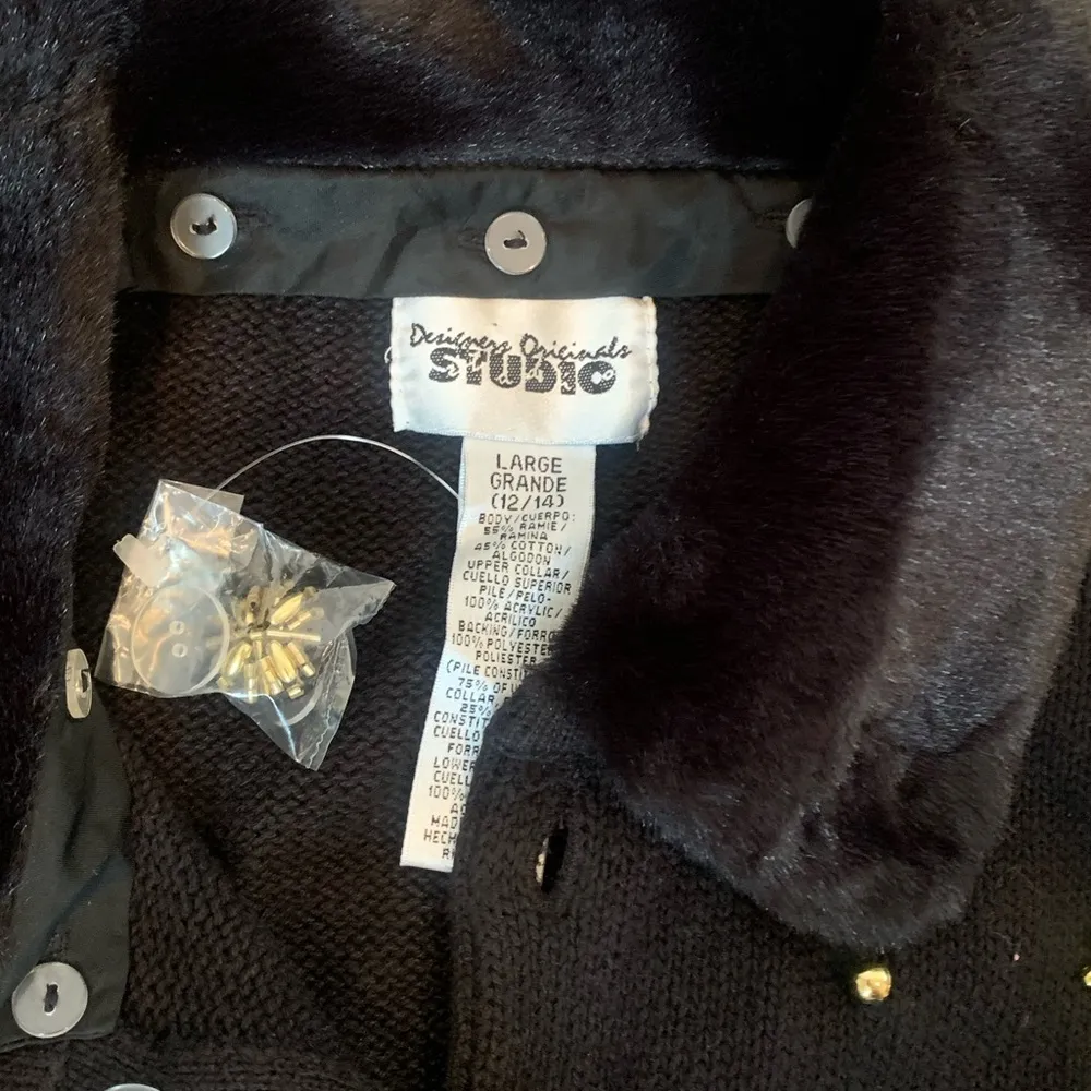 New Vintage Black Designers Originals Studio W/gold accents & faux fur neck Size L - Image 2