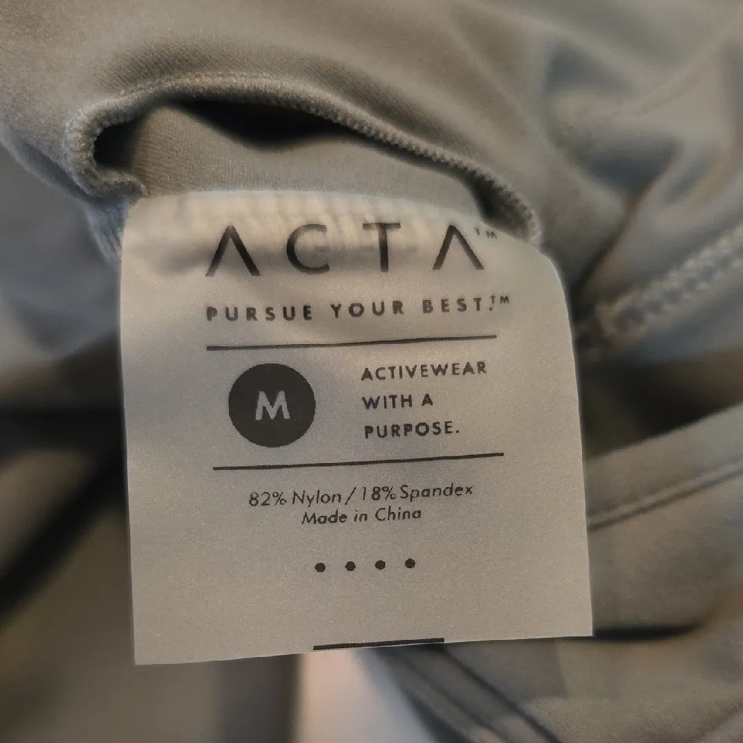 ACTA Cropped Athletic Top Vital Seamless Long Sleeve Sage Green Womens Medium - Image 10