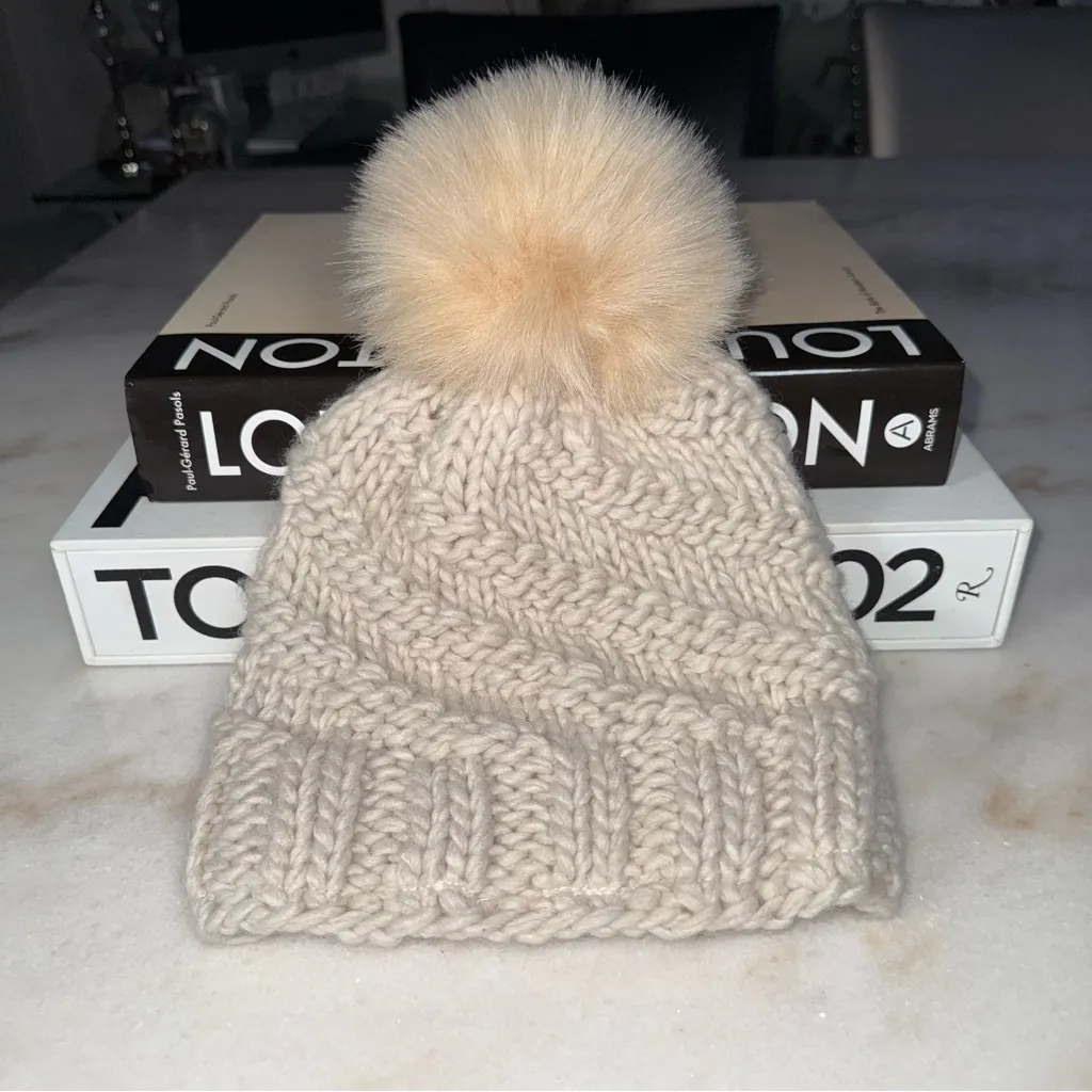 Free People Pistachio Shell Knit Pom Beanie Faux Fur Lined Womens One Size New - Image 6