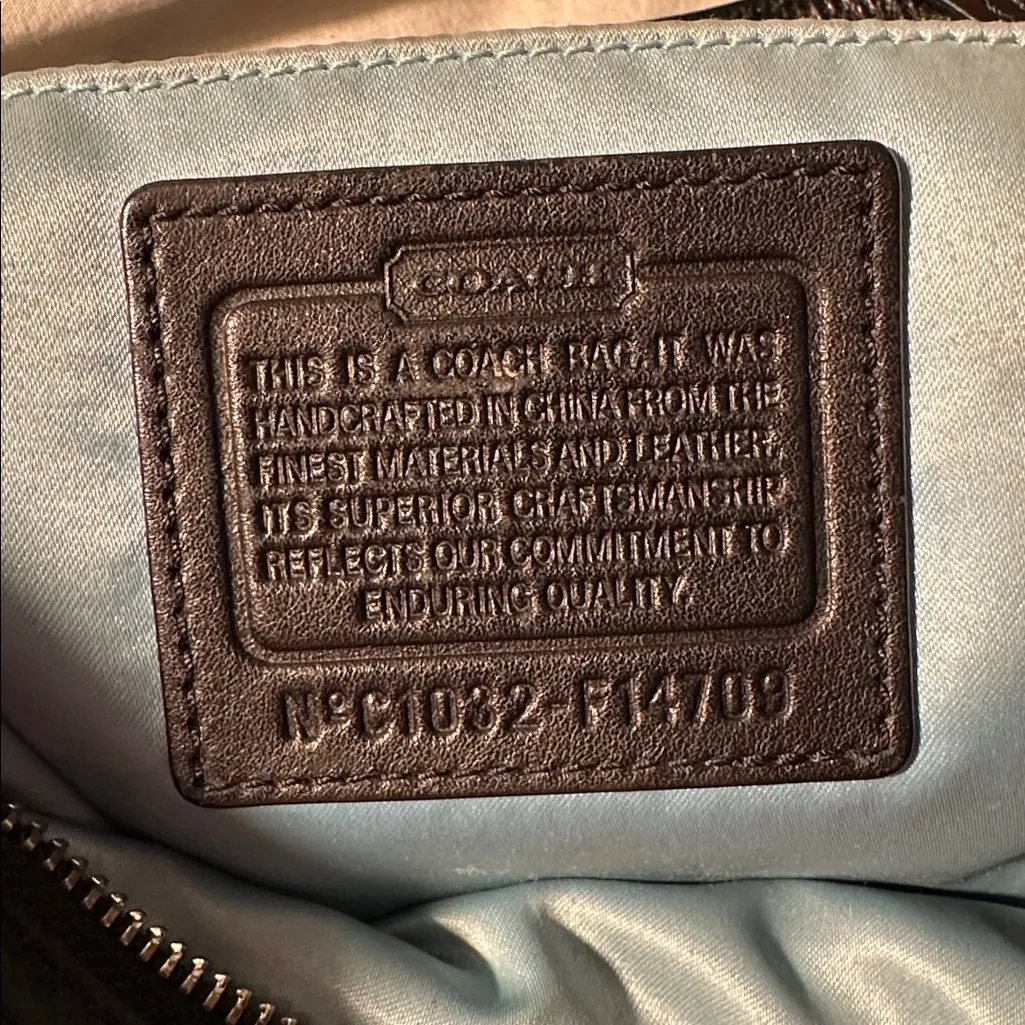 Coach Signature Canvas Hobo Shoulder Bag – Black & Khaki – Y2K Classic - Image 13