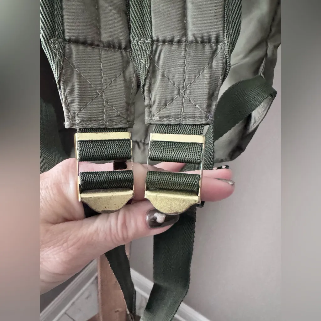 Obey Laroche Army Green Backpack w/Gold Tone Hardware EUC - Image 13