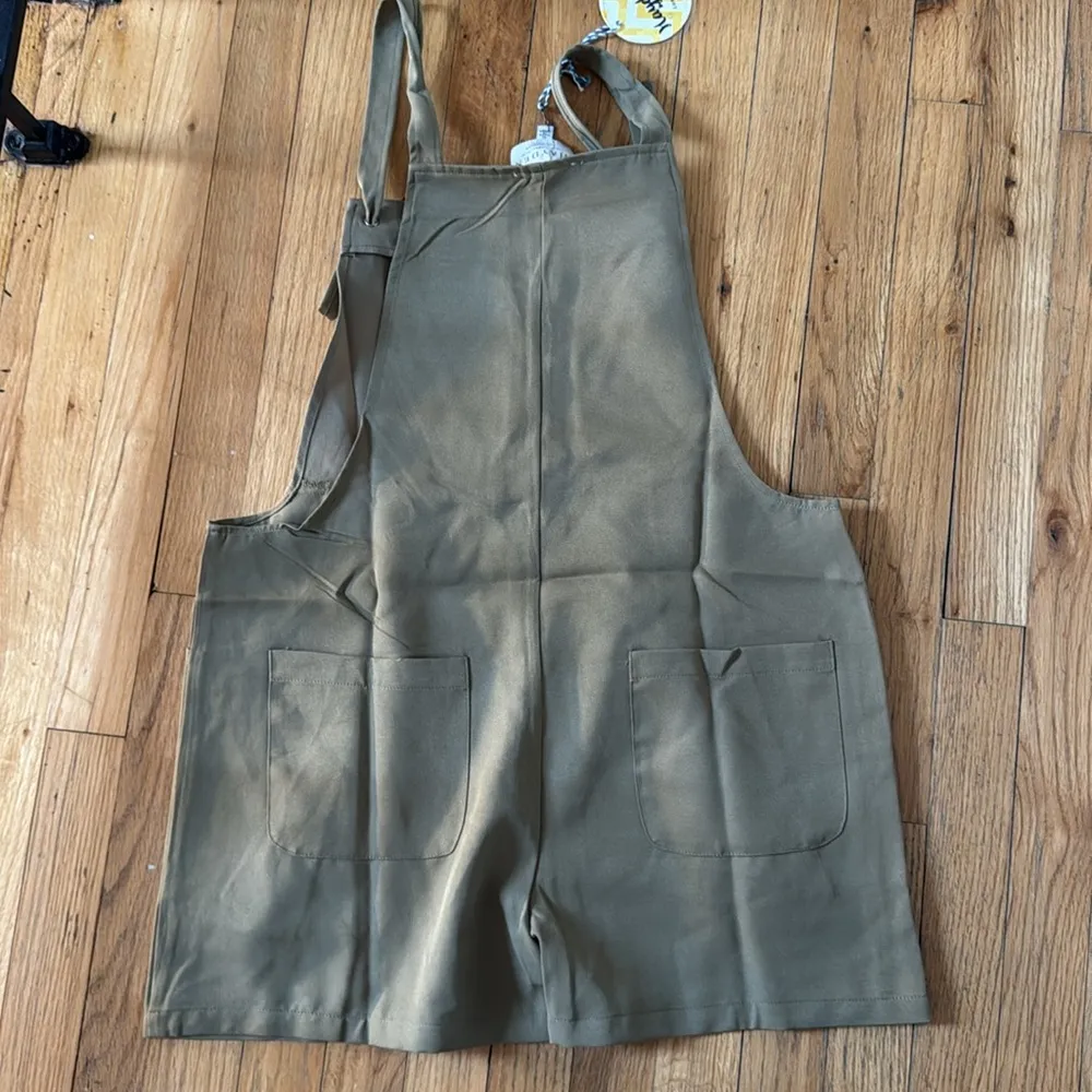 Hayden Los Angeles tan olive green shortall overalls medium NEW - Image 4