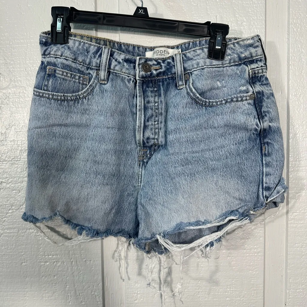 Hidden Los Angeles Distressed Button fly Jean Shorts Size Medium EUC - Image 2
