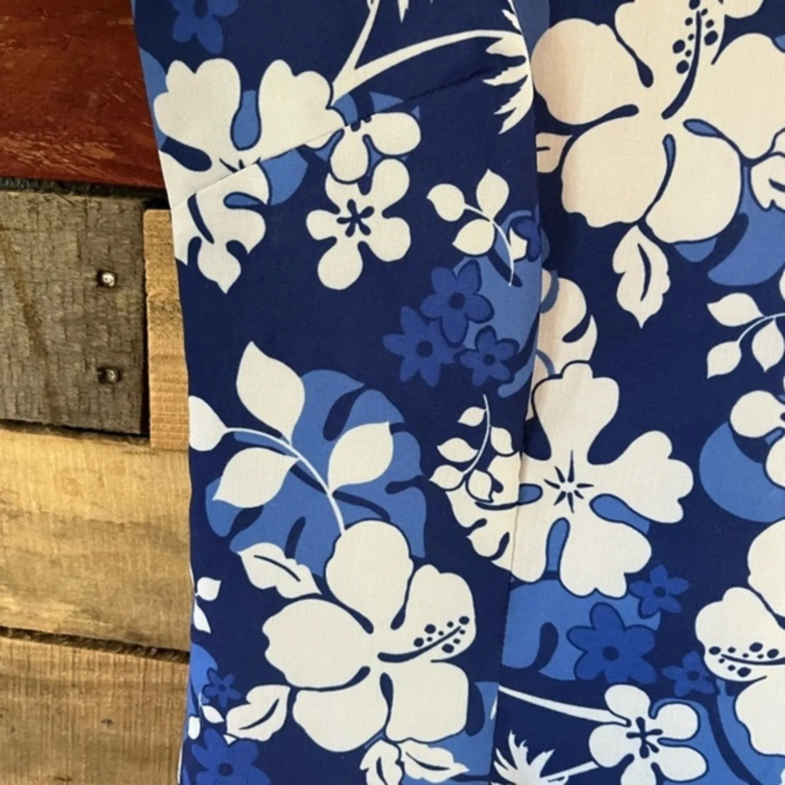 Breakin‎ Loose Blue Floral Crop Tank Size 7/8 - Image 5