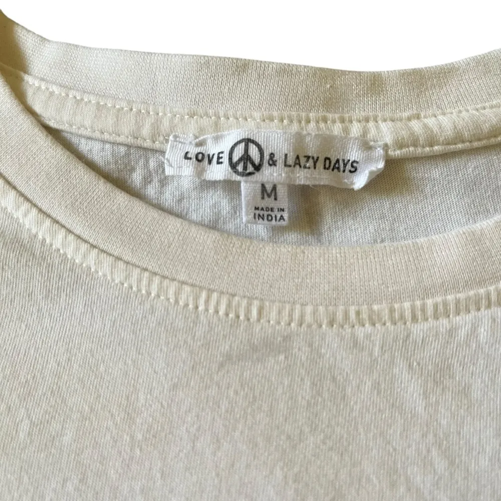 Love Peace & Lazy Days cropped short sleeve pink cream and gold Alchemy tee Size M - Image 3