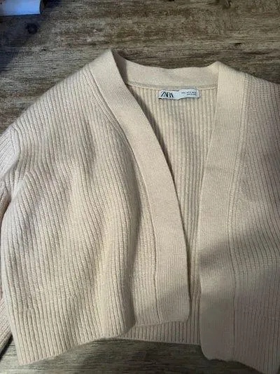 ZARA Cropped Cardigan - Image 3
