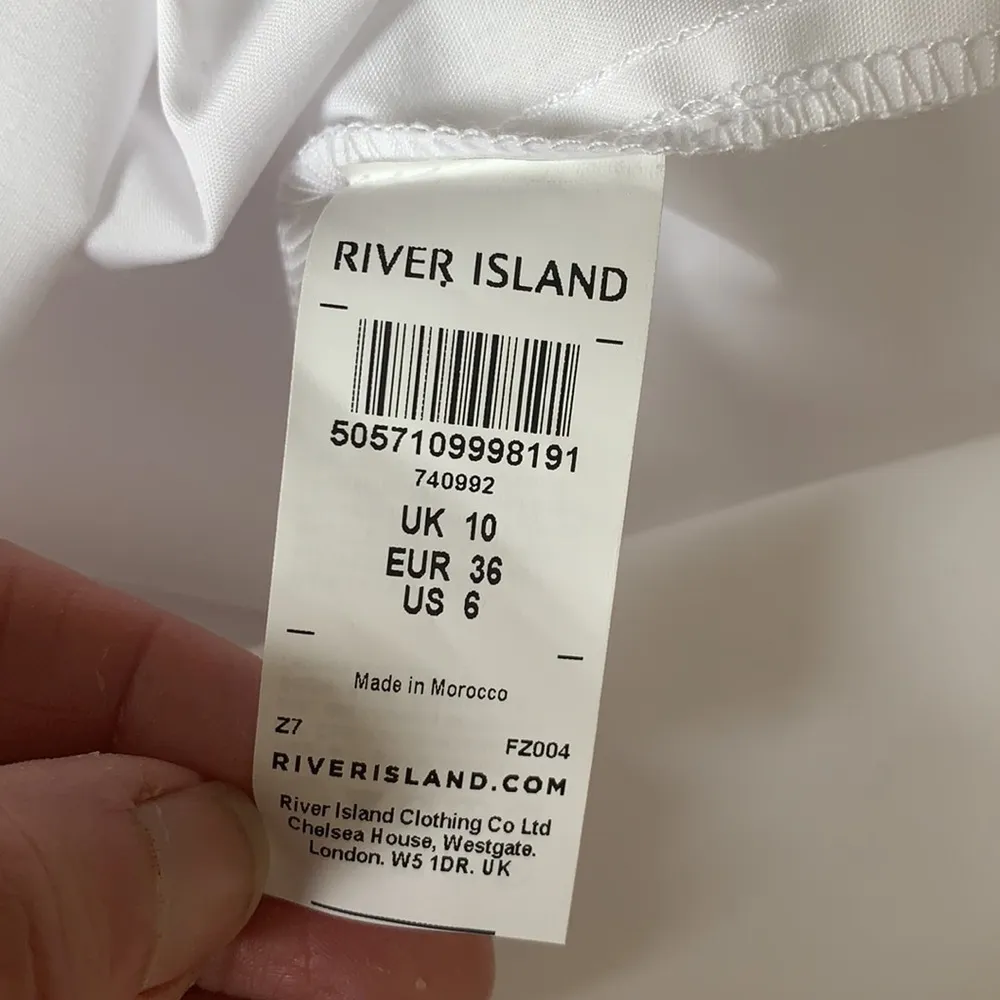 River Island White V-Neck Top Size 6 NWT - Image 9