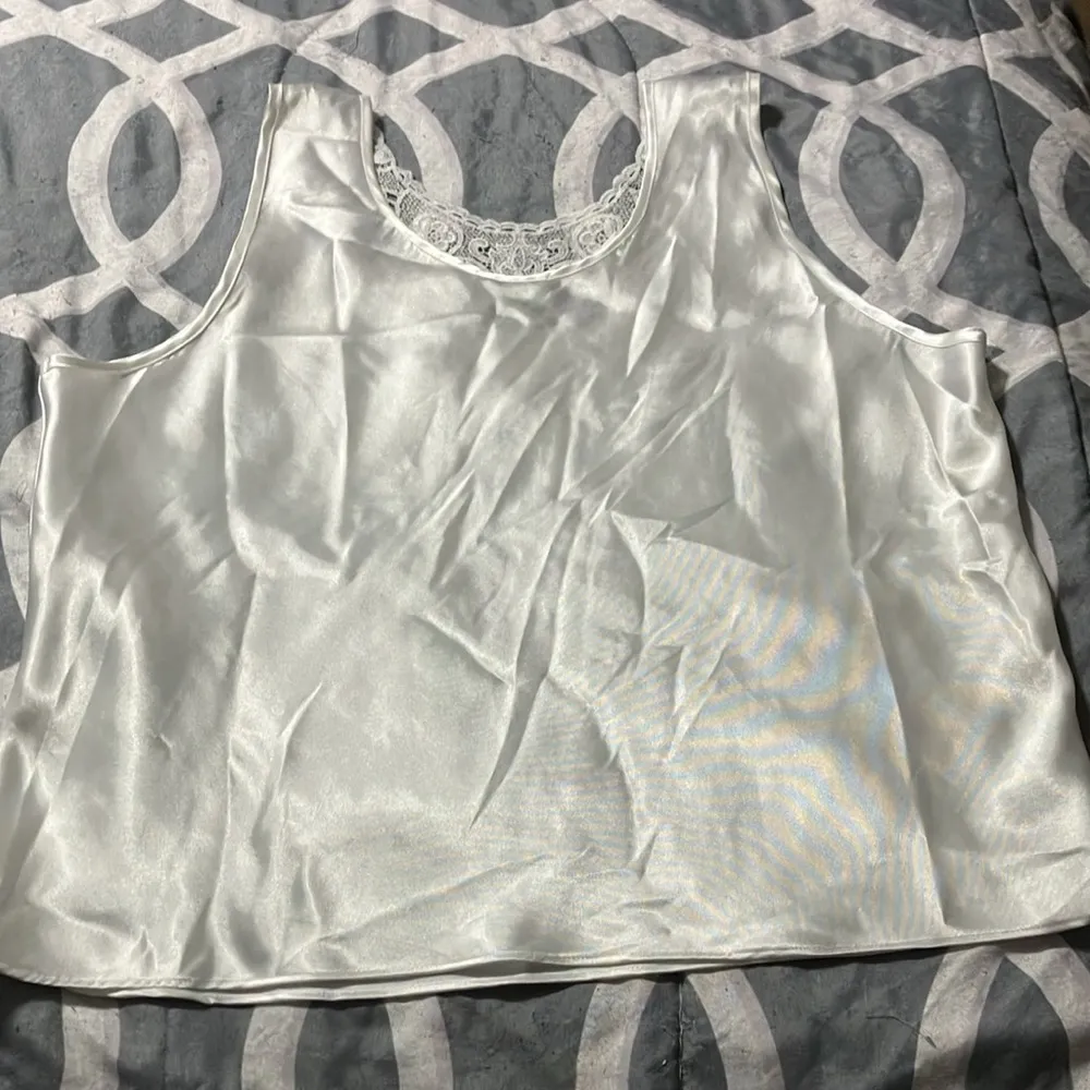 Bay Studio White Lace Trim Tank Top Size XL - Image 3