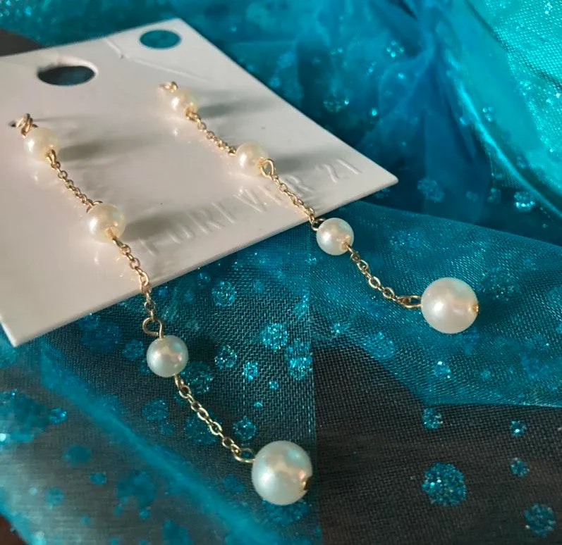 Forever 21 NWT  Pearl Dangle Earrings - Image 2