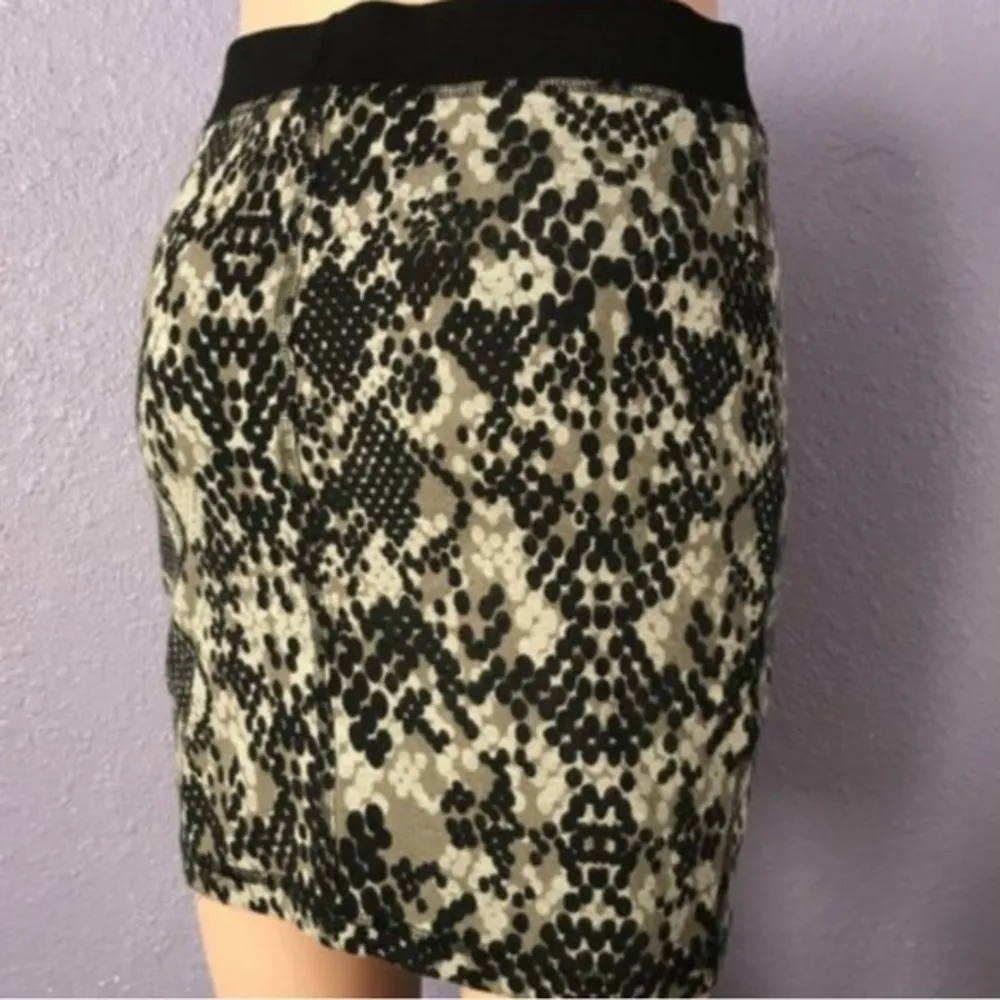 TRINA TURK CANDRA STRETCHY TUBE PENCIL PULLON BLACK WHITE SKIRT - Image 5