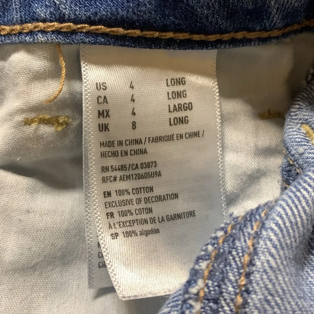 American Eagle High Rise Tomgirl Distressed Jeans! Size 4LONG - Image 9