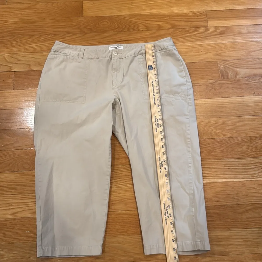 Coldwater women’s beige modern fit cropped pants size 16. - Image 7