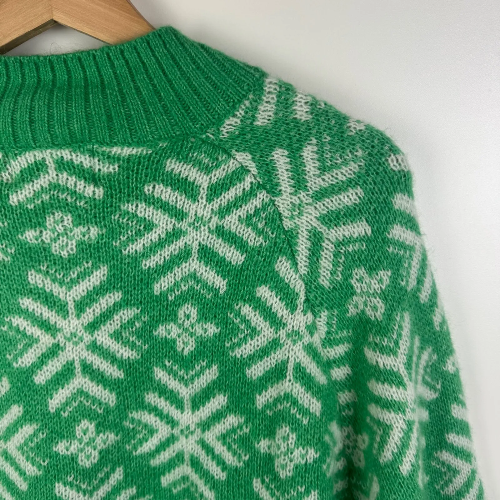 Old Navy Mock Neck‎ Sweater Green Snowflake Size XXL Tall Holiday Christmas Cozy - Image 3