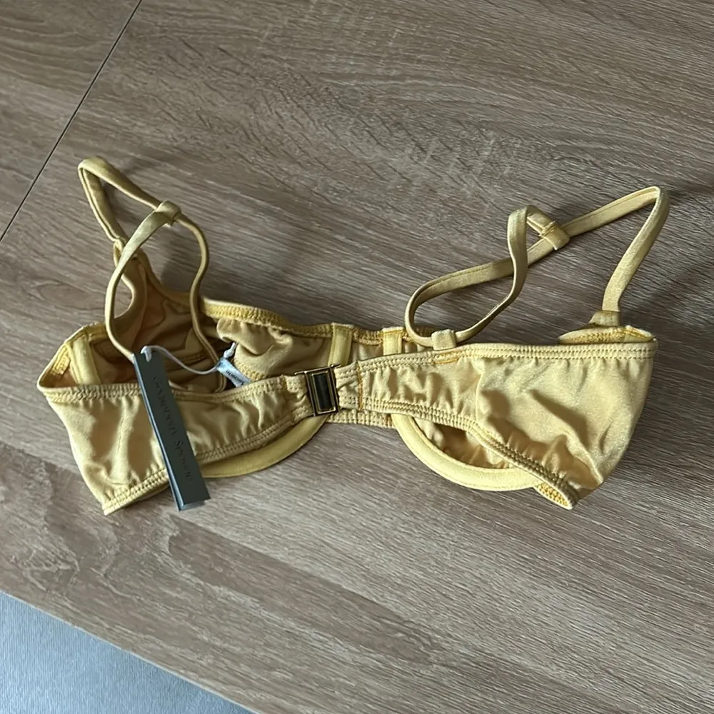 Gooseberry seaside sculpt top in gold - Image 3