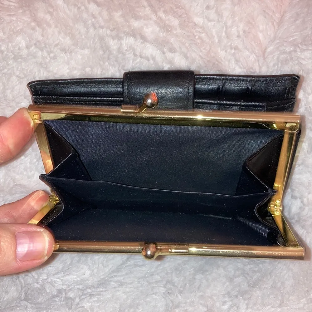 Small Black Top Grain Cowhide Leather Wallet - Image 4