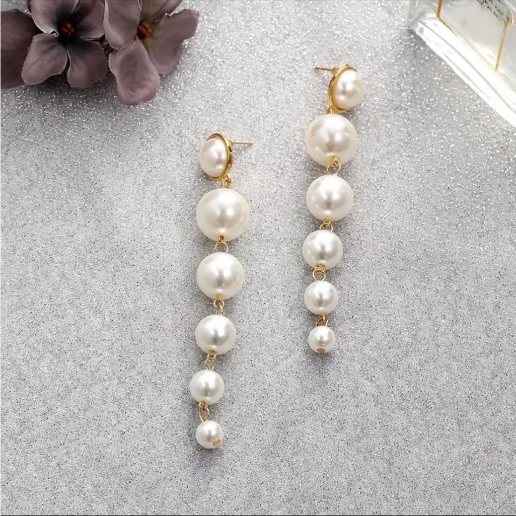 Elegant Floral Tassel Earrings With Faux Pearls - Image 9