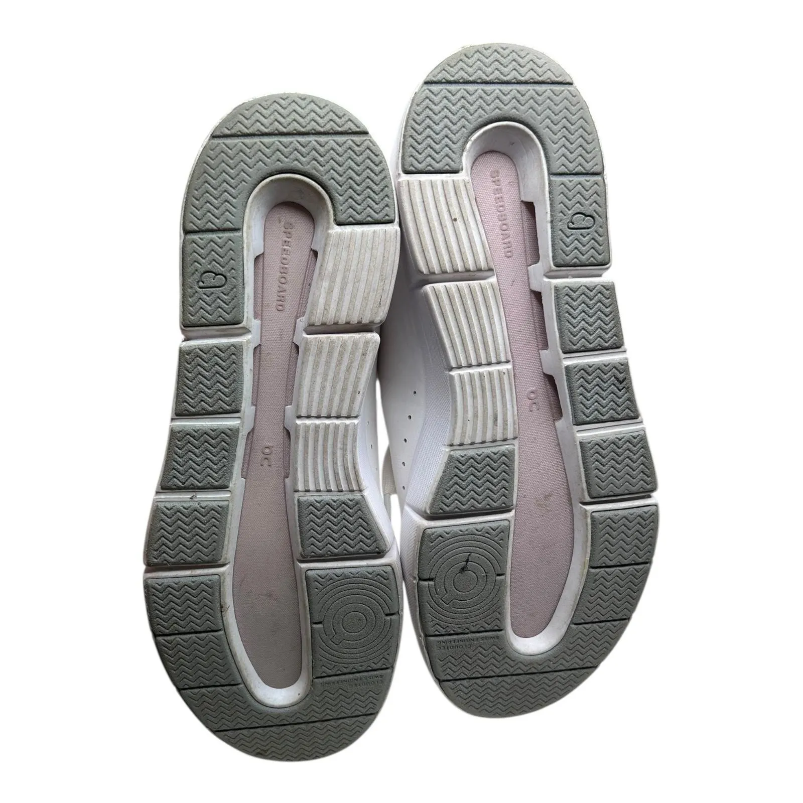 On THE ROGER Shoes Womens Size 7.5 White CloudTec Tennis Sneaker Lifestyle - Image 6