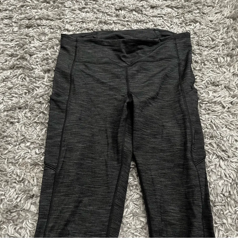 Lululemon speed up 28" grey leggings size 6 - Image 3