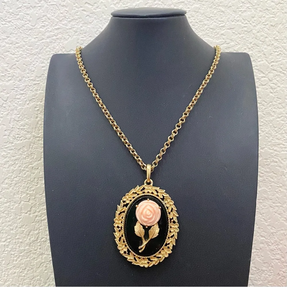 Vintage AVON Gold - Image 2